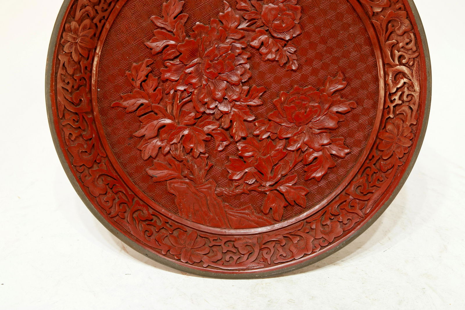 A Finely flower pattern red laquar plate - 3