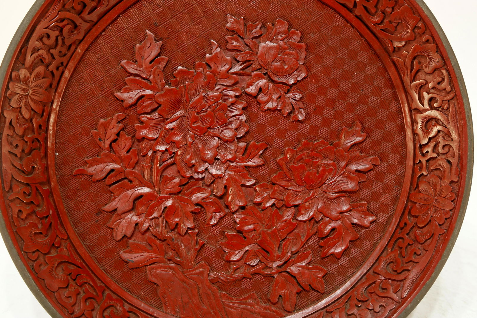 A Finely flower pattern red laquar plate - 4