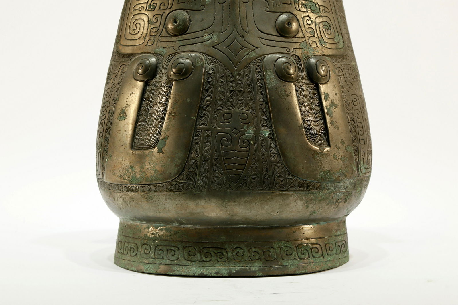 A Lustrous Bronze Beast-Face Vase - 3