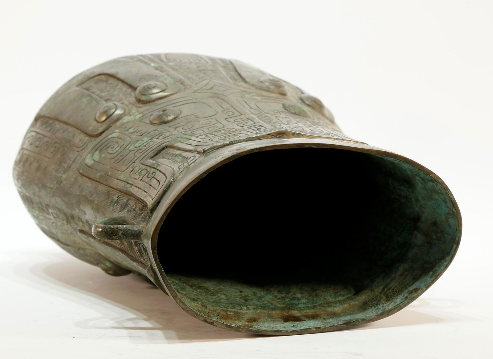 A Lustrous Bronze Beast-Face Vase - 7