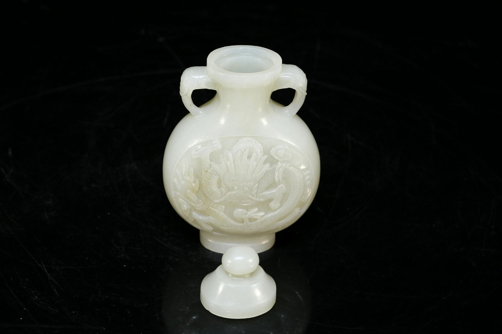 A White Jade 'Dragon' Bottle - 7
