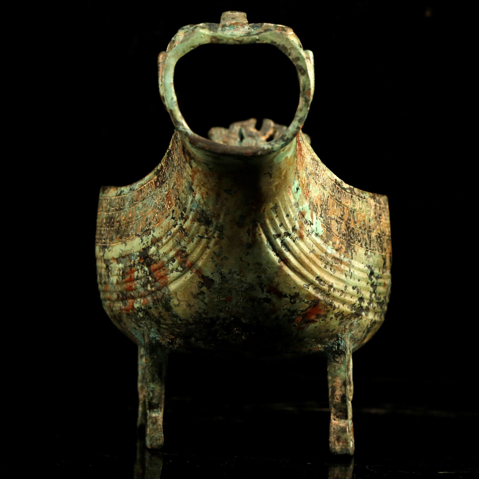 An Exquisite Bronze Three-legged Wine Cup. - 3