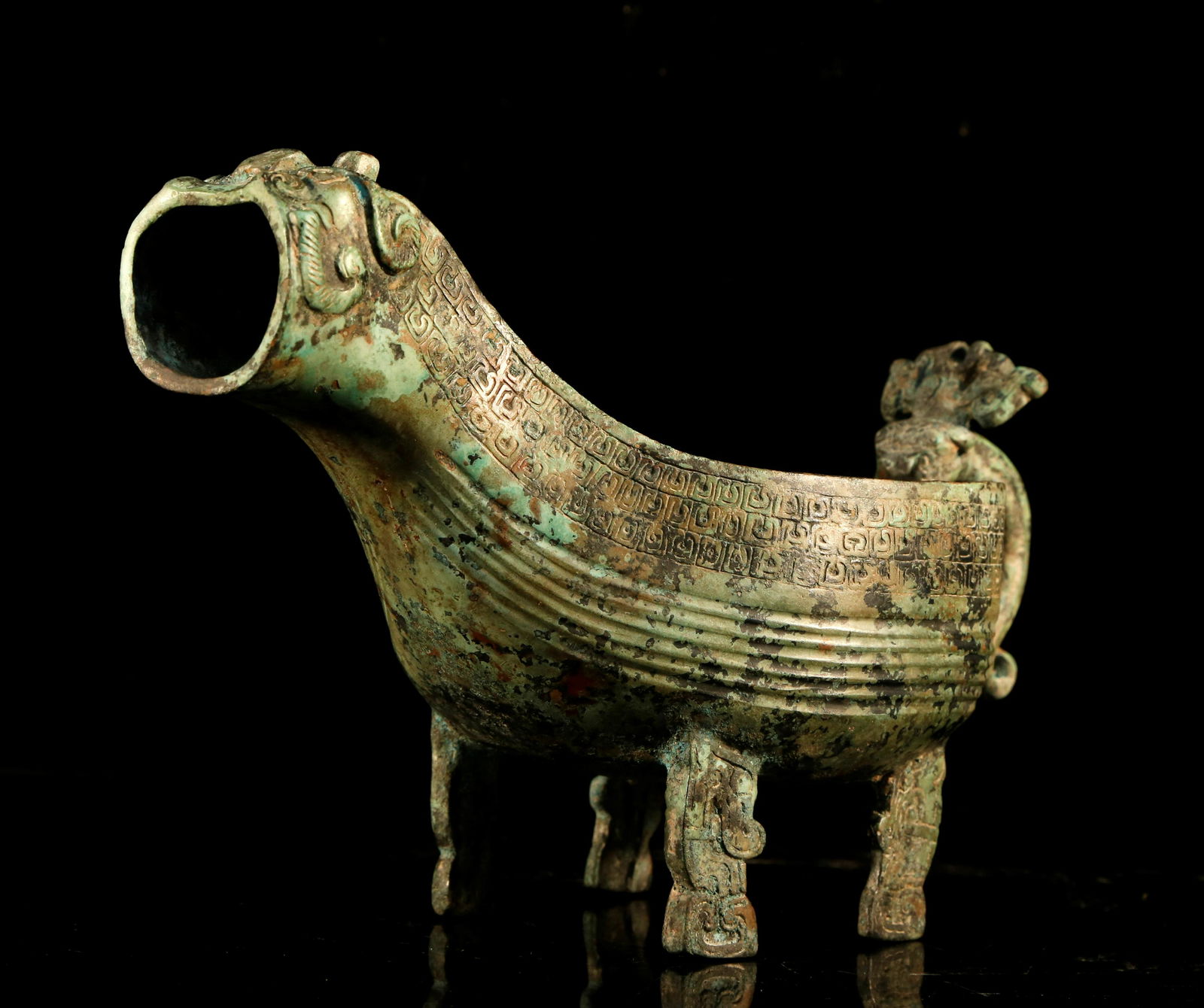 An Exquisite Bronze Three-legged Wine Cup. - 4