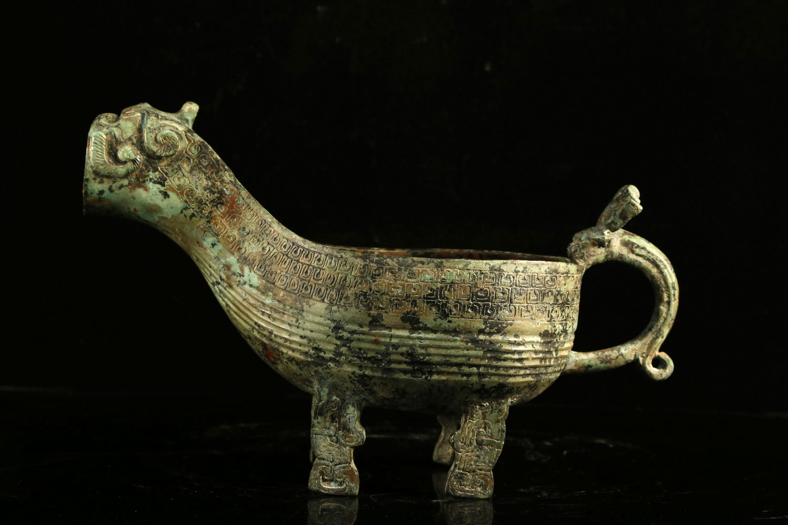 An Exquisite Bronze Three-legged Wine Cup. - 5