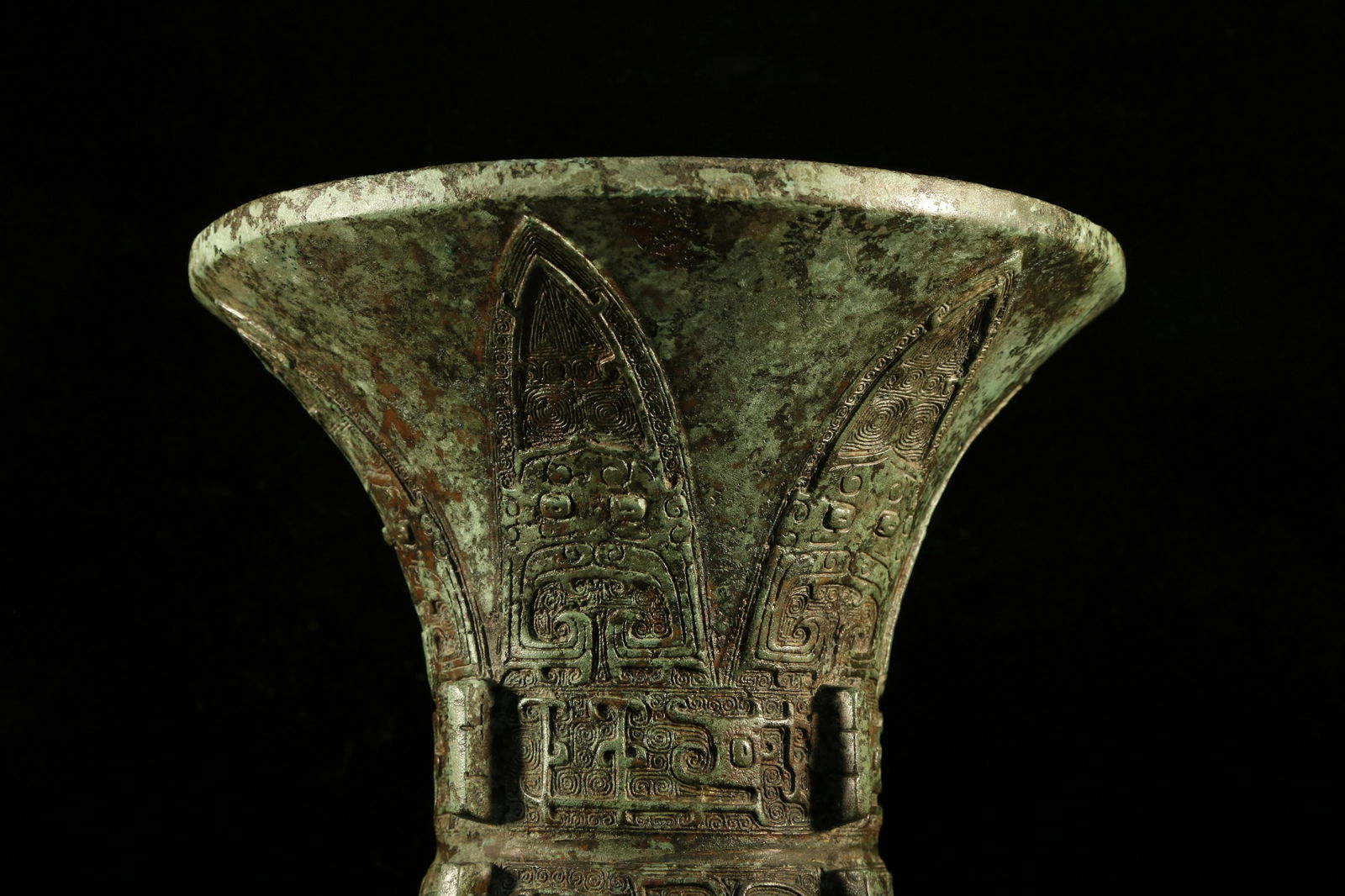 An Exquisite Bronze Quadripod. - 2