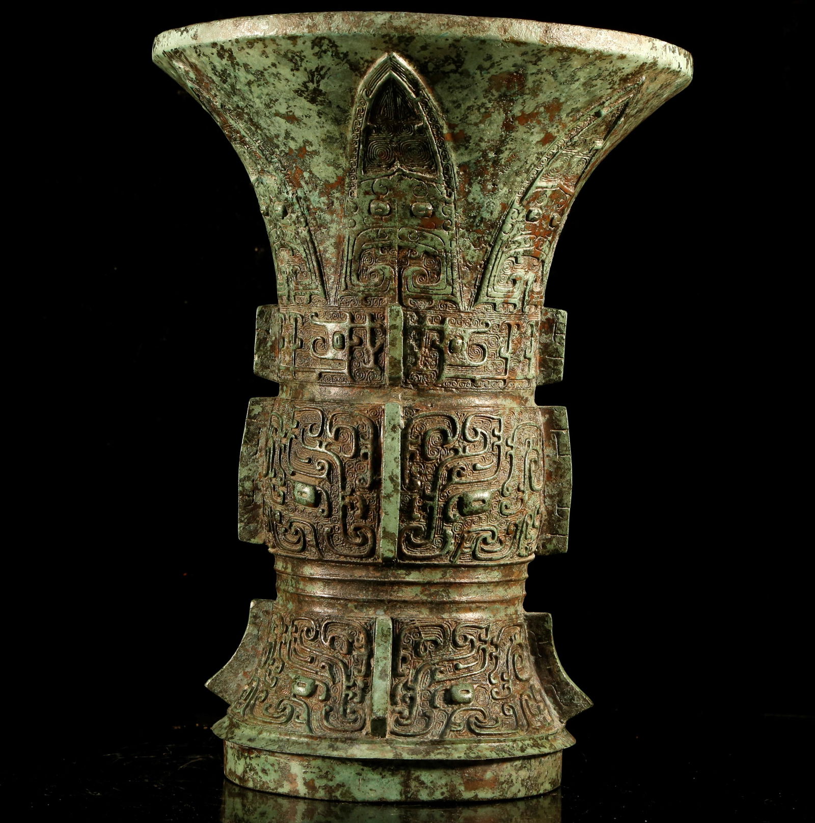 An Exquisite Bronze Quadripod. - 6