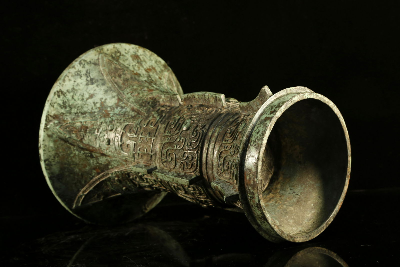 An Exquisite Bronze Quadripod. - 9