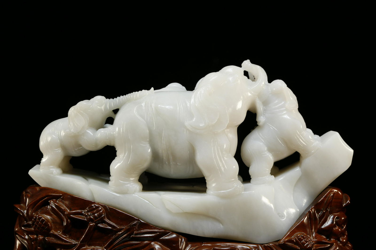 Superb White Jade Elephant Carving - 2