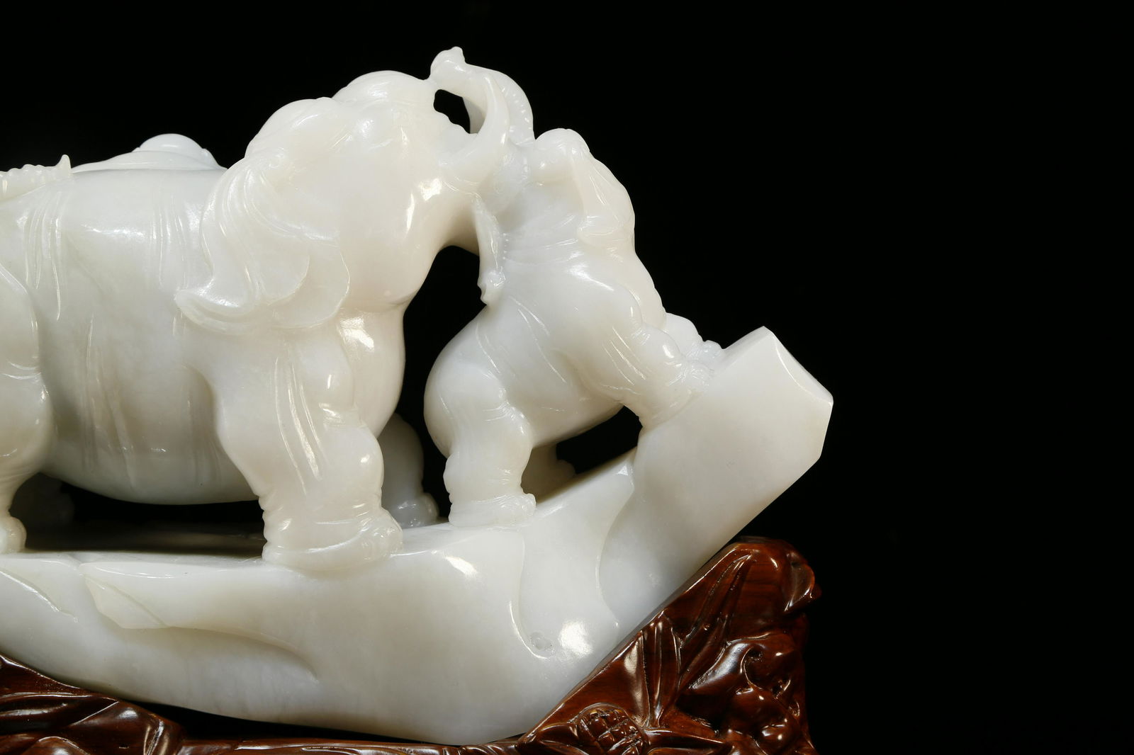Superb White Jade Elephant Carving - 3