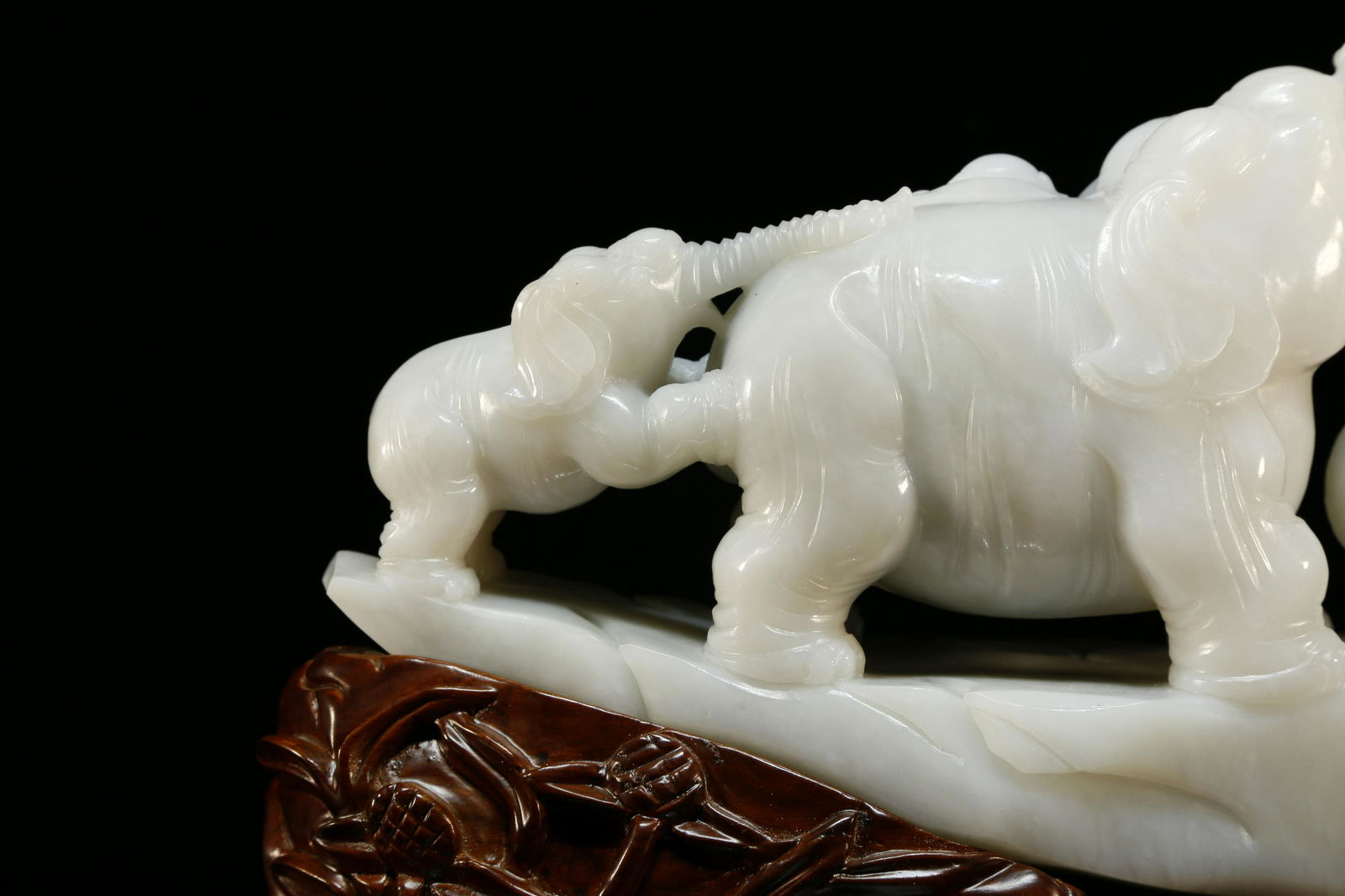 Superb White Jade Elephant Carving - 4