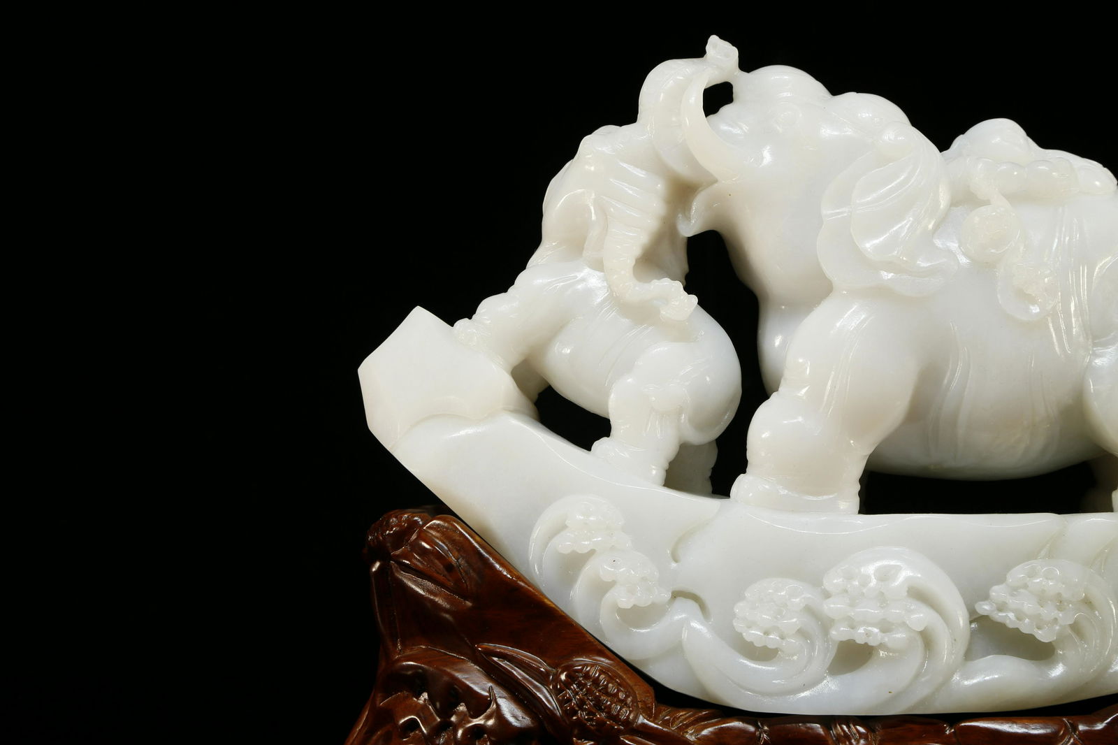 Superb White Jade Elephant Carving - 6