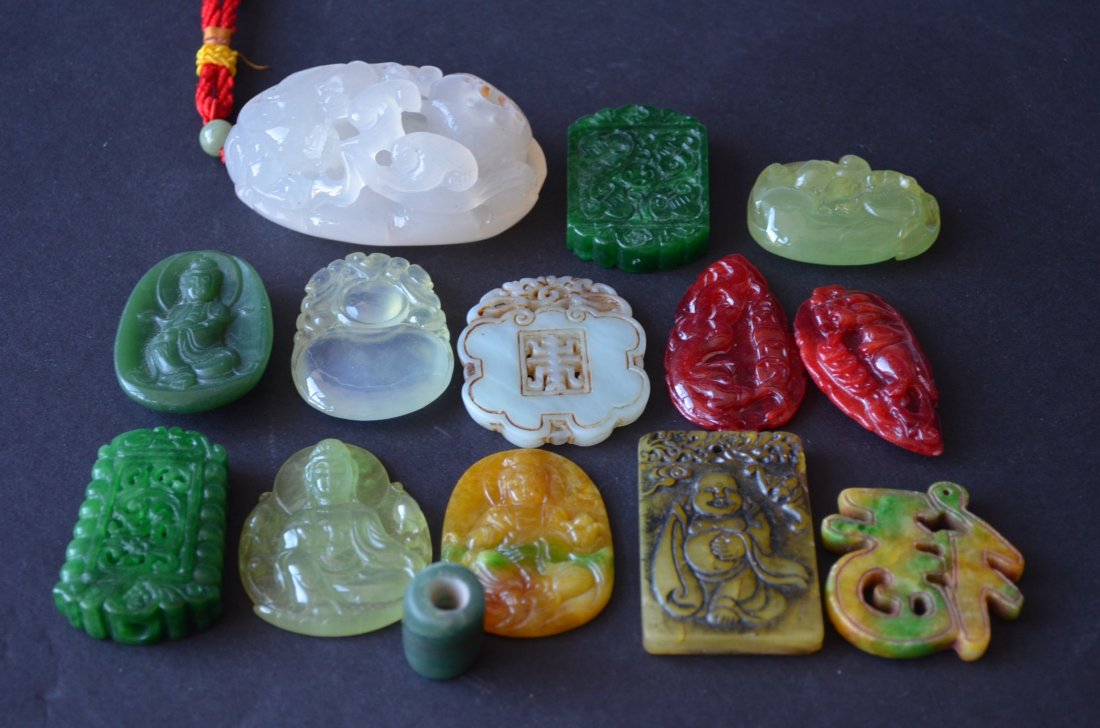 Fourteen Pieces of Jade/Agate/Hardstone Carving: Fourteen Various Pieces of Jade/Agate/Hardstone Carving. (Largest) L: 3 1/2 inches