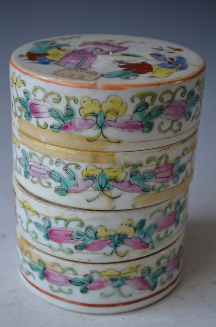 Chinese Famille Rose Porcelain Box