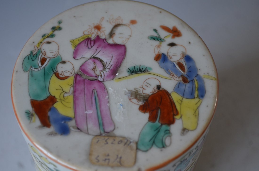 Chinese Famille Rose Porcelain Box - 2