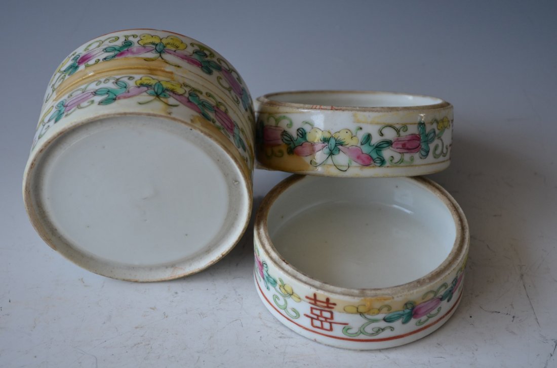 Chinese Famille Rose Porcelain Box - 3