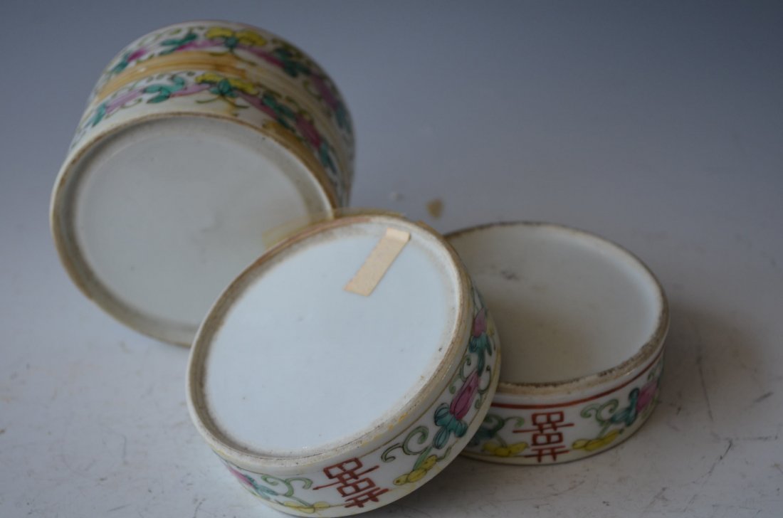 Chinese Famille Rose Porcelain Box - 4