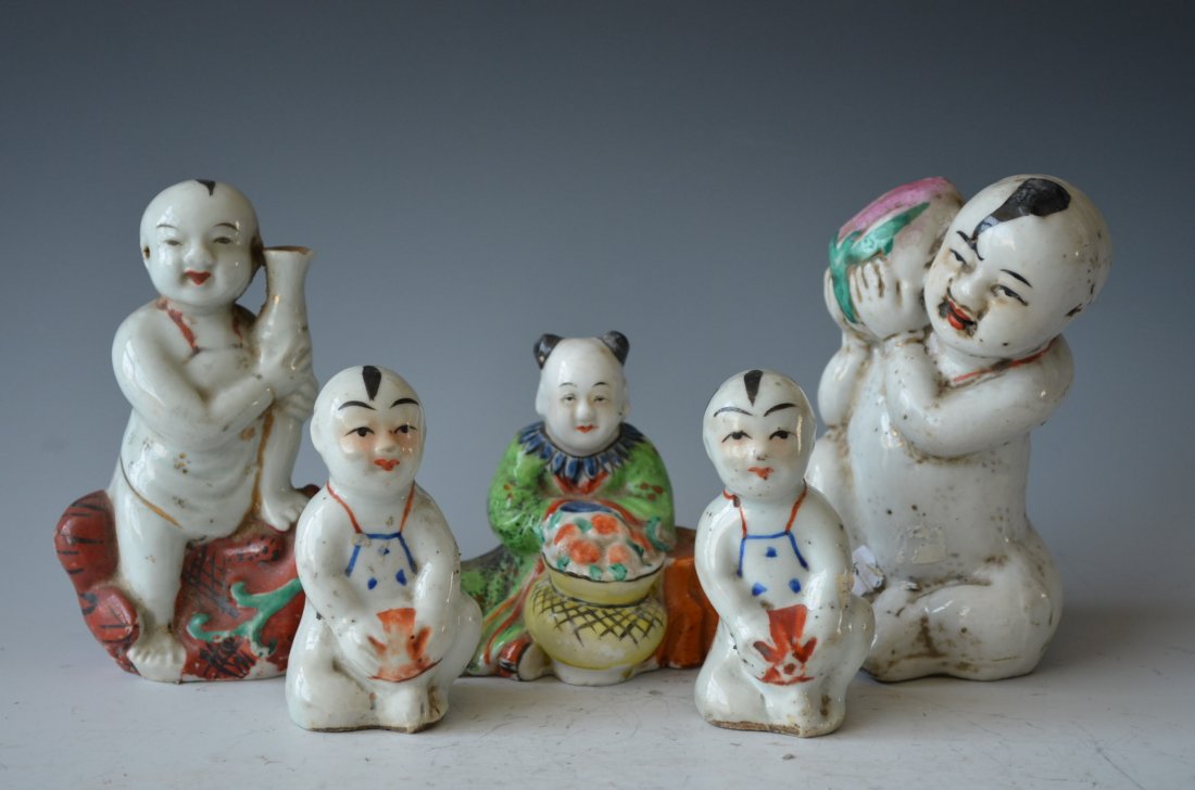 Chinese Porcelain Figuresm Five Pieces