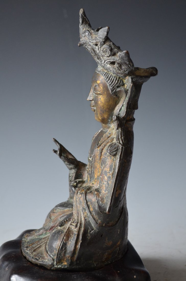Antique Chinese Bronze Seated Buddha - 4