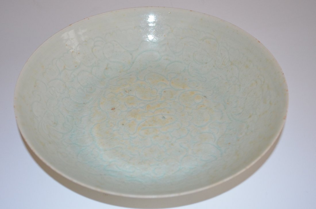 Chinese Southern Song Pale Celadon Glazed Porcelain Bow
