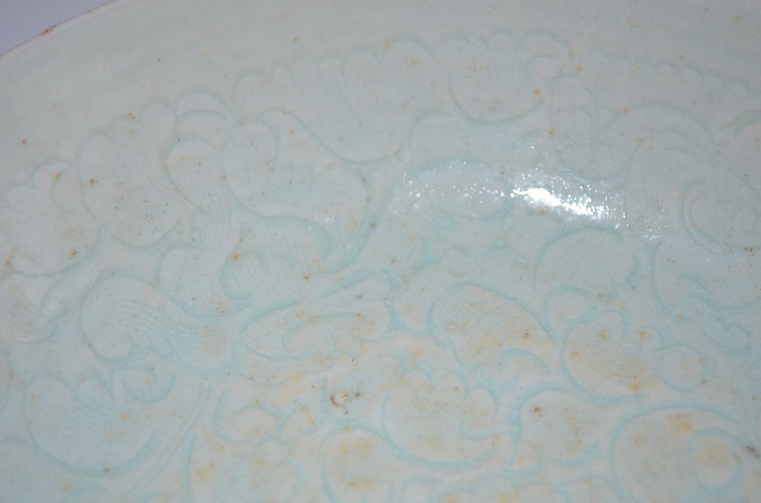 Chinese Southern Song Pale Celadon Glazed Porcelain Bow - 2