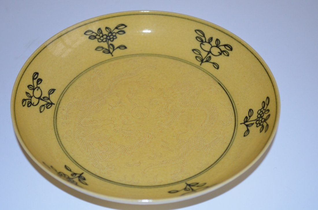 Chinese Yellow Glazed Porcelain Dragon Plate
