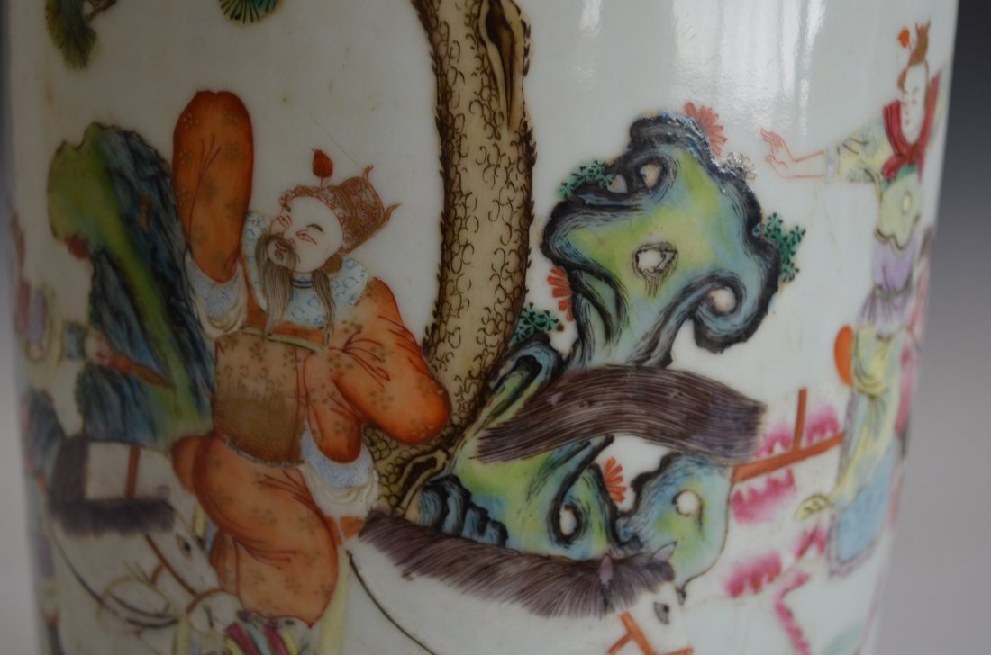 Large Chinese Famille Rose Porcelain Warrior Vase - 4