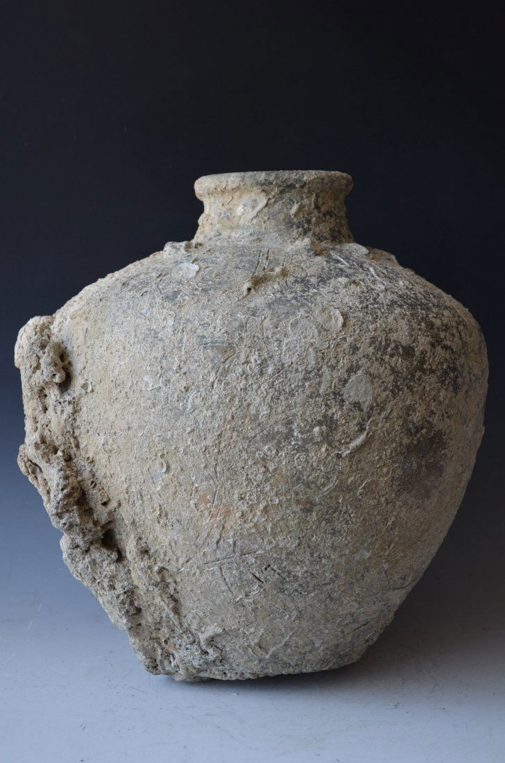Ancient Roman/Greek Amphora Vase: Ancient Roman/Greek Amphora Vase with Heavy Calcification, H:12 Inches