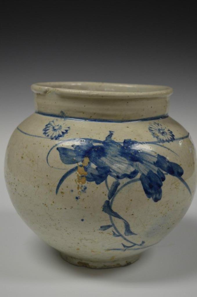 Antique Korean Blue & White Porcelain Vase: Antique Korean Blue & White Porcelain Vase Description: Antique Korean Blue & White Porcelain Vase, H: 8.5 Inches