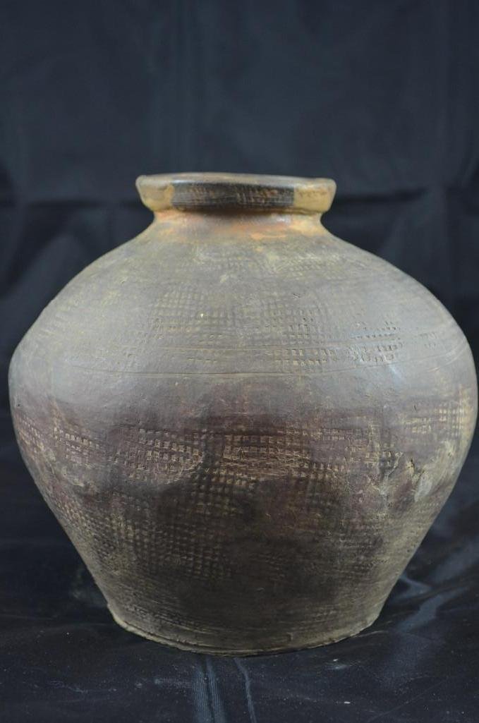 Chinese Han Dynasty Black Pottery Vase: Chinese Han Dynasty Black Pottery Vase. H: 7 3/4 Inches