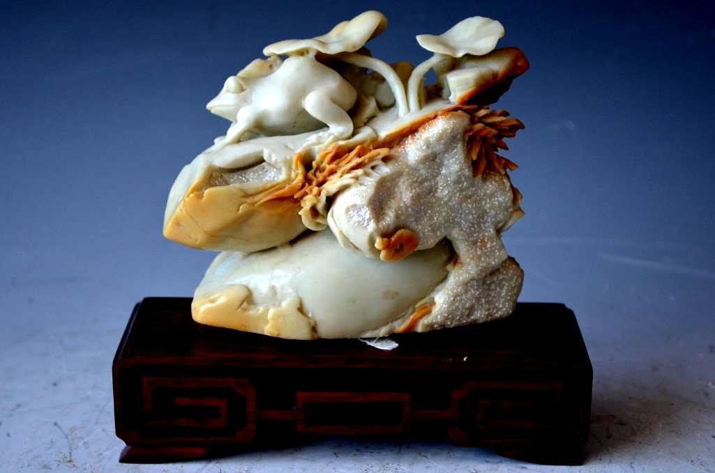 Chinese Carved Model of A Frog: Chinese Carved Model of A Frog