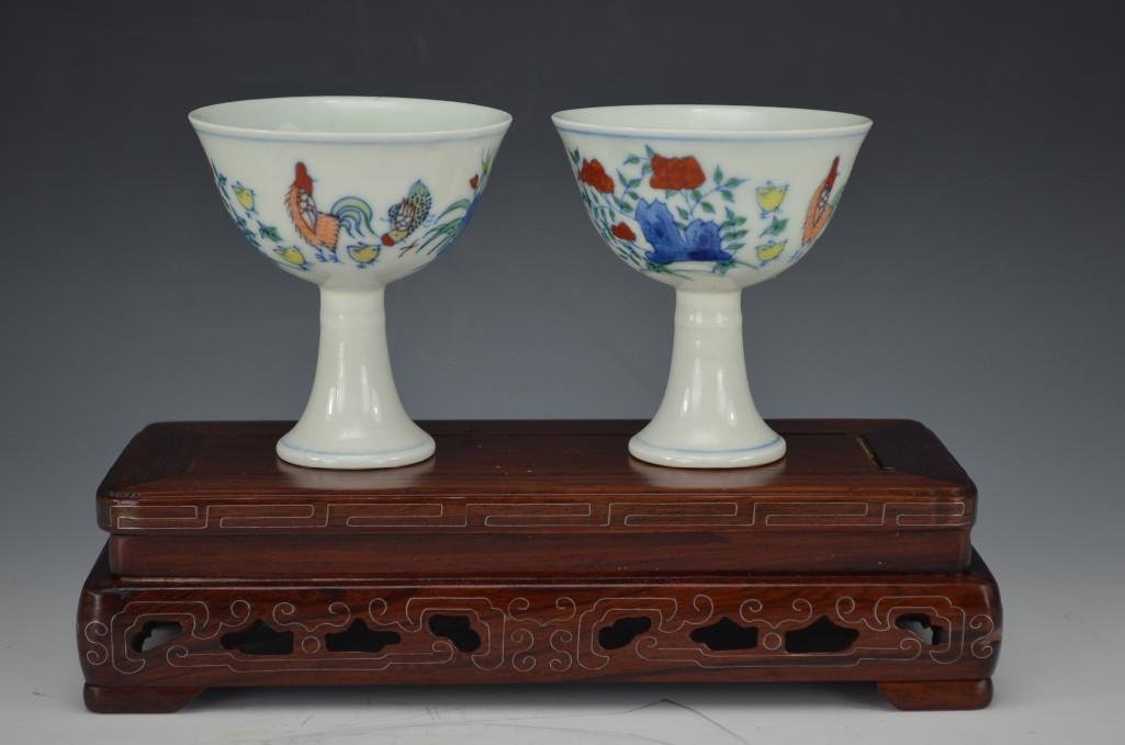 Two Chinese Porcelain Chicken Stem Cups & a Hatdwood: Two Chinese Porcelain Chicken Stem Cups & a Hatdwood Stand