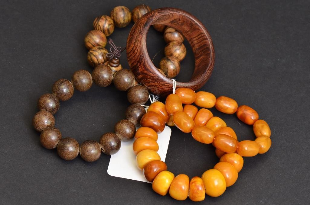 Five Chinese Bracelets: Five Bracelets:Four Beaded, One Bangle, please come and preview to make sure real,D: 3.75 Inches
