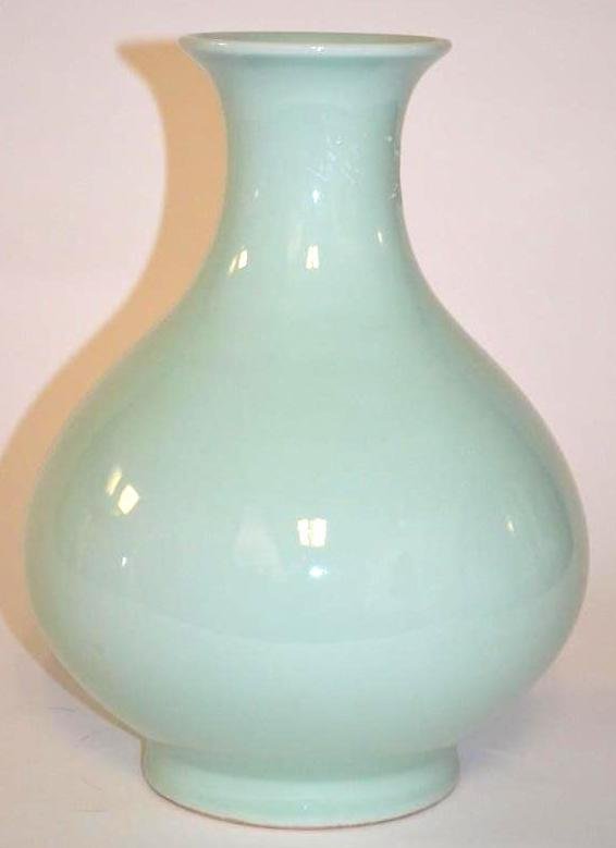 Chinese Green Glaze Vase (1 of 4)