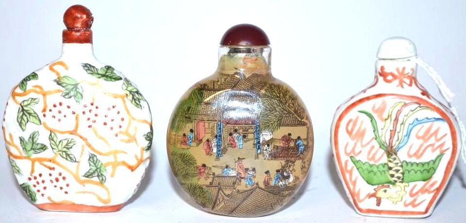 Three Various Chinese Snuff Bottles (1 of 7)