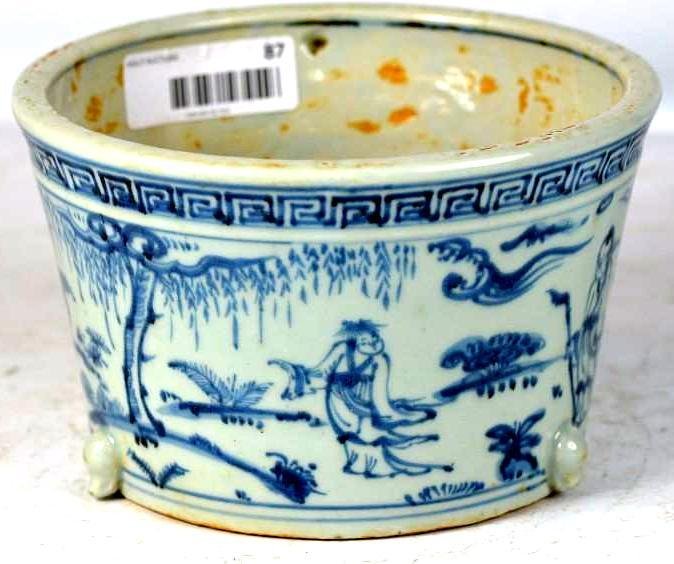 Chinese Blue & White Porcelain Planter (1 of 7)