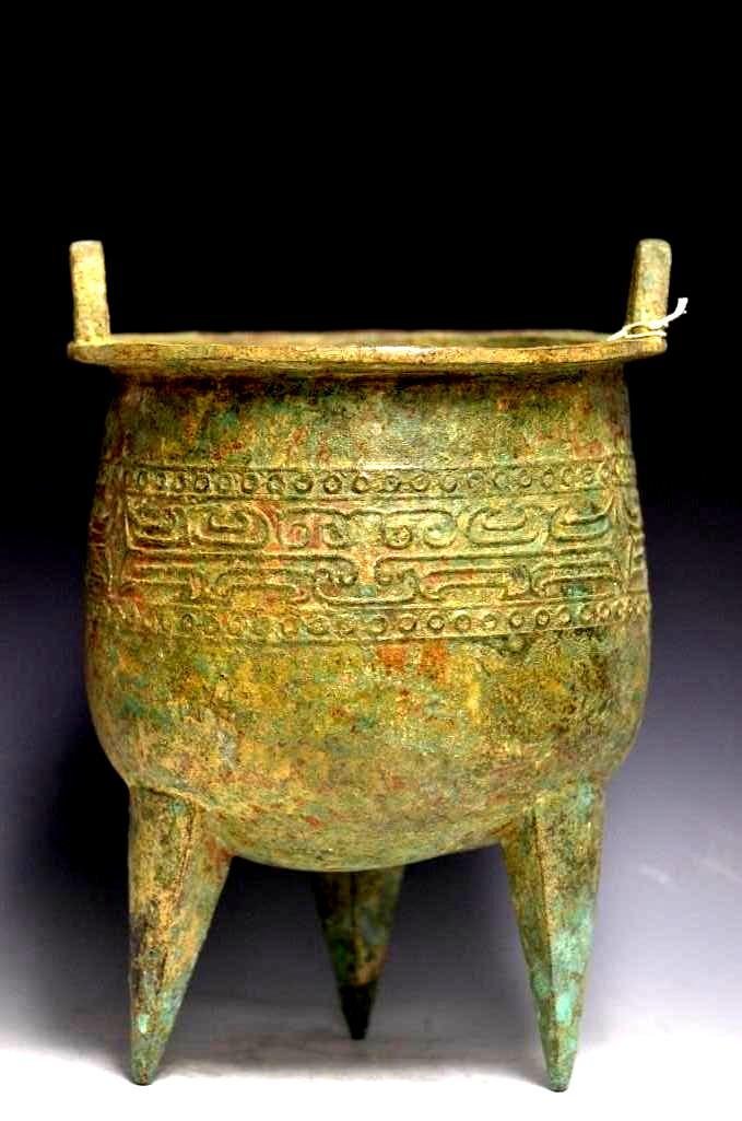Chinese Bronze Tripod Ding (1 of 8)