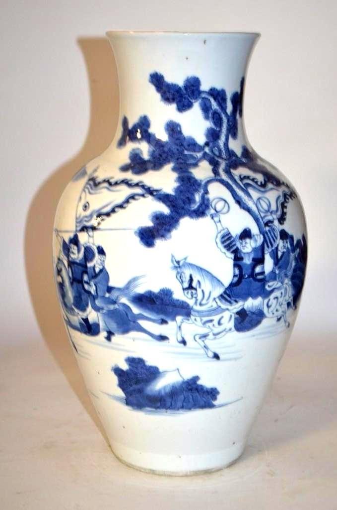 Chinese Blue & White Poreclain Vase (1 of 8)