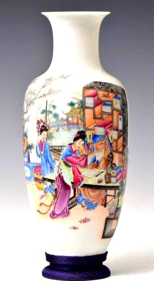 Chinese Famille Rose Porcelain Scholars Vase (1 of 10)