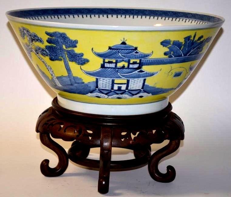 Yellow Ground Underglaze Blue Canton Porcelain Vase & (1 of 7)