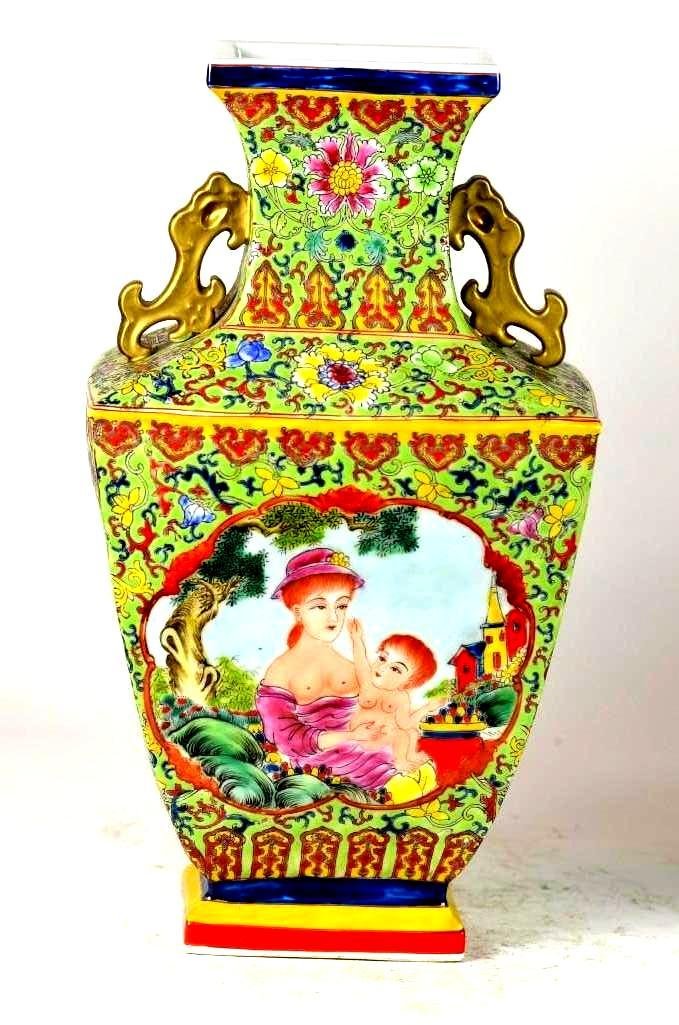 Chinese Famille Verte Porcelain Vase: Chinese Famille verte Porcelain Vase with Chi Ling Handles and Six Character Under glaze blue Mark To Base; Height: 13 Inches