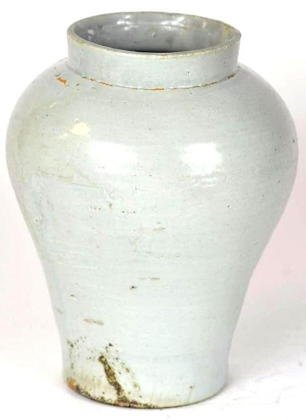 Korean White Glaze Porcelain Vase (1 of 4)