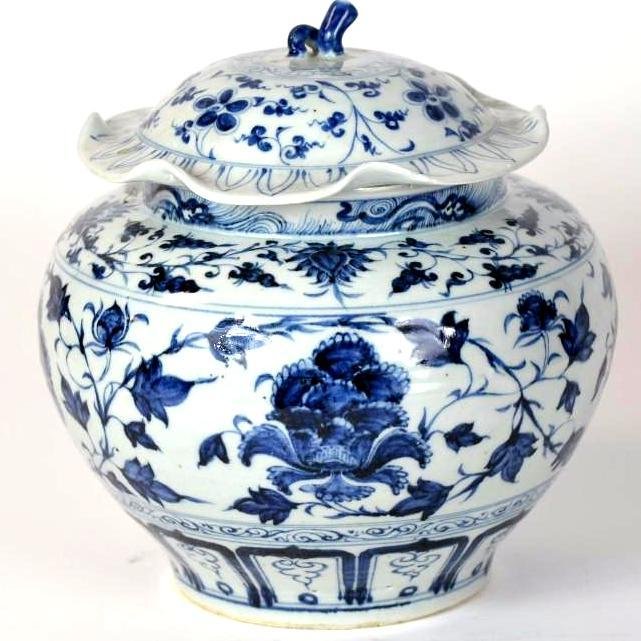 Chinese Blue & White Porcelain Lidded 'Peony' Jar (1 of 4)