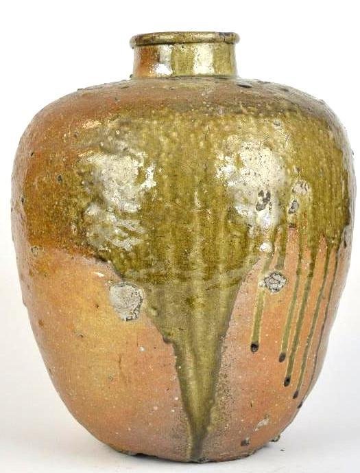 Chinese Celadon Glaze Vase (1 of 9)