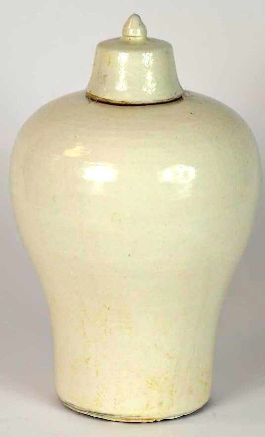 Chinese Straw Glaze Lidded Vase (1 of 6)