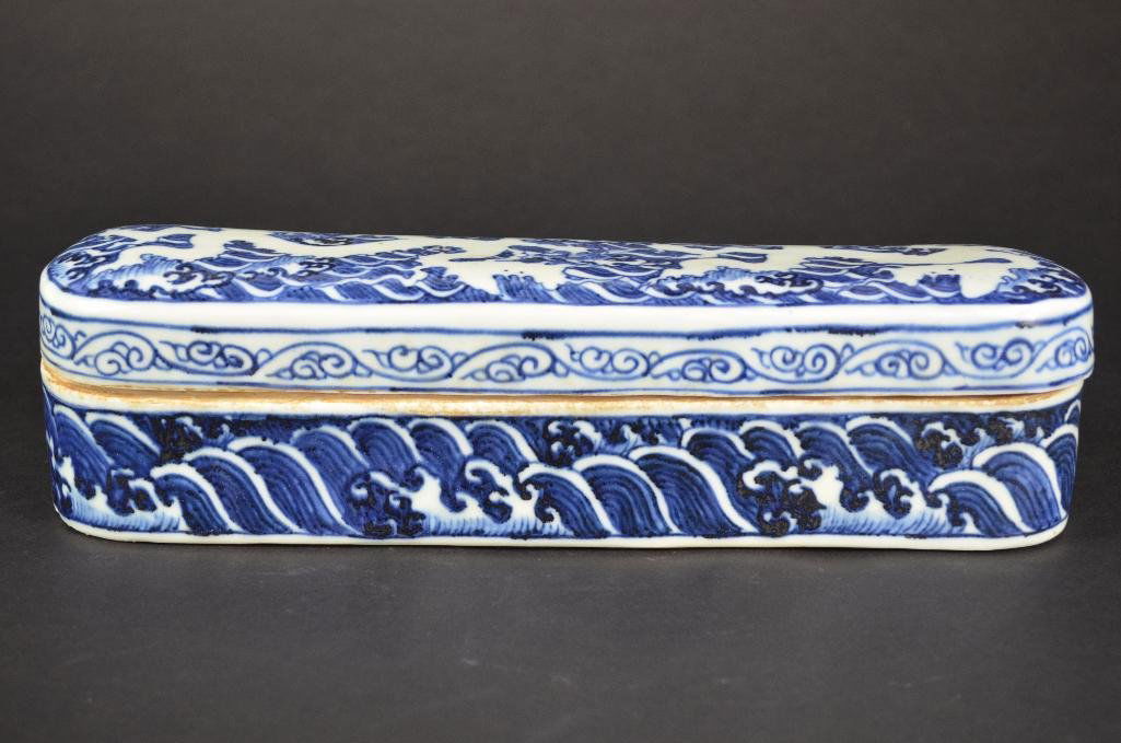 Chinese Blue & White Lidded Pen Box (1 of 10)