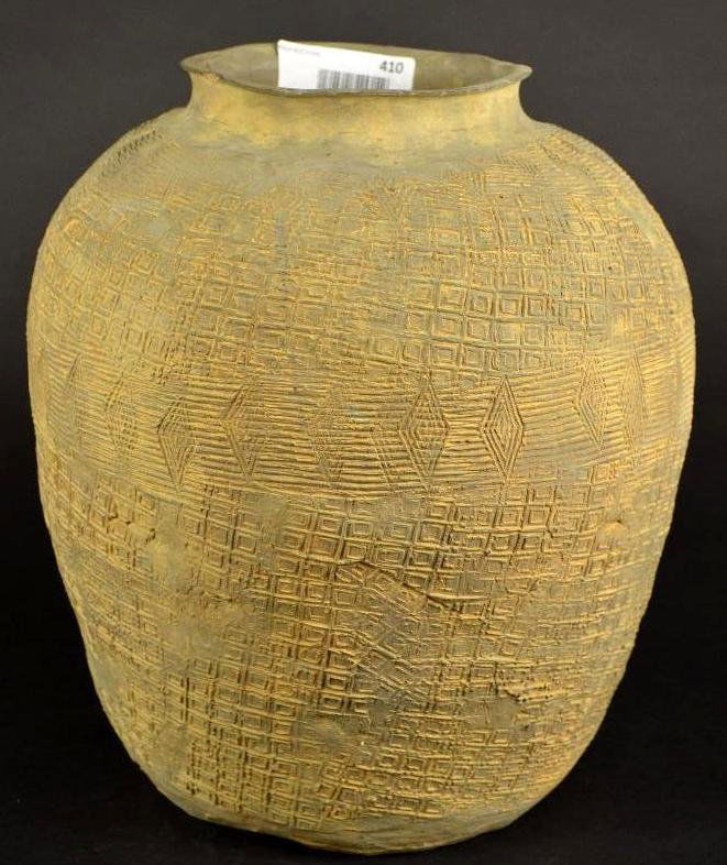Ancient China Pottery Vase (1 of 10)