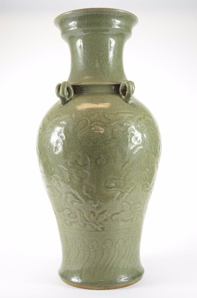 Chinese Crackle Glaze Tea Dust Vase (1 of 9)