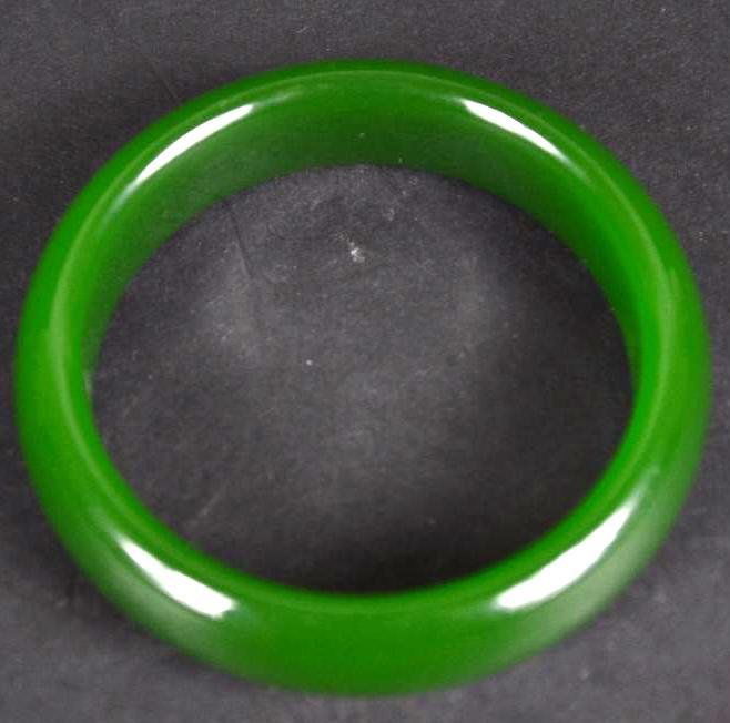 Chinese Apple Green Jadeite Bangle (1 of 10)