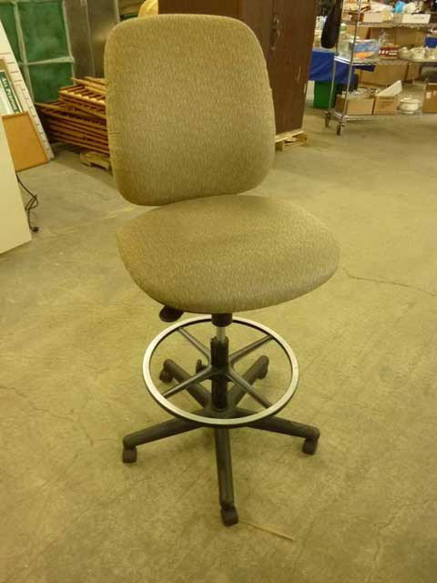 Adjustable Drafting Stool