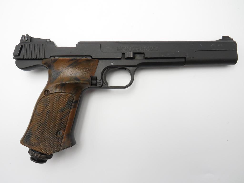 Smith & Wesson Model 79G C02 Air Pistol: s.n.Q085382, .177 caliber, with (13) Crosman Powerlet CO2 cartridges and various .177 pellets. Exempt